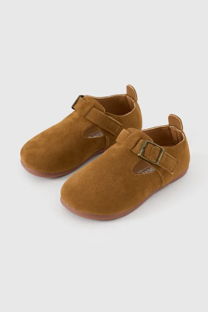 Boys' loafers 989,003