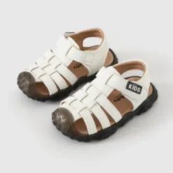 Boys' loafers 989,005